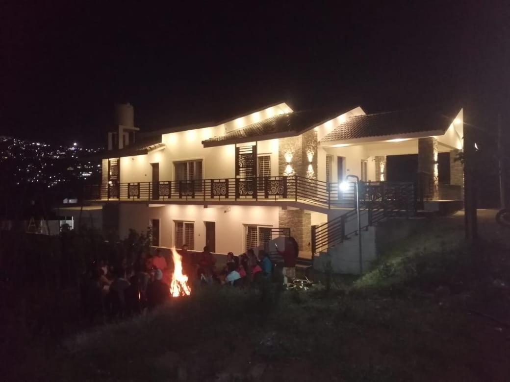 קודאיקנאל Rr Holiday Inn מראה חיצוני תמונה