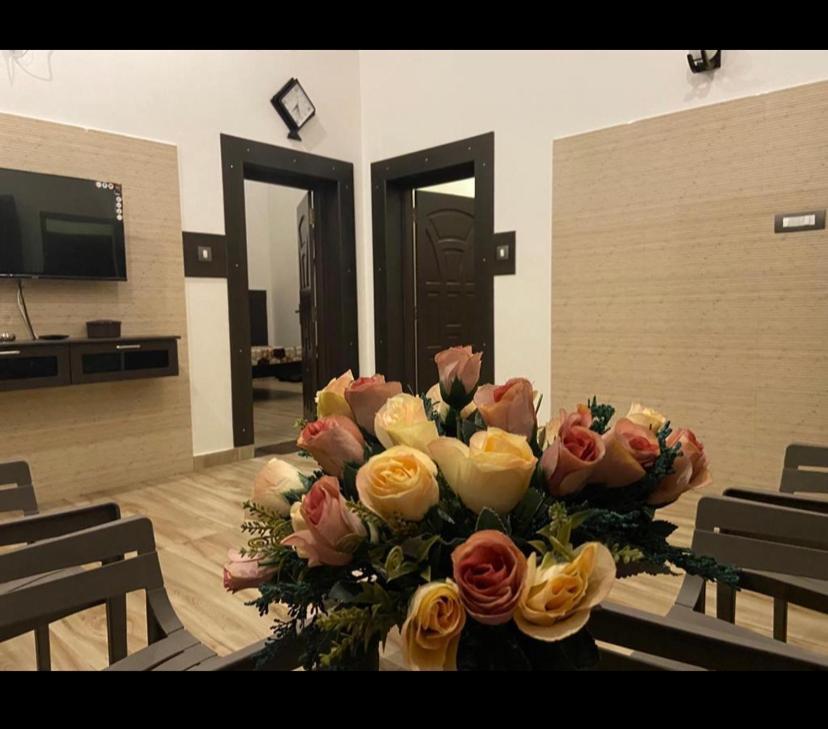 קודאיקנאל Rr Holiday Inn מראה חיצוני תמונה
